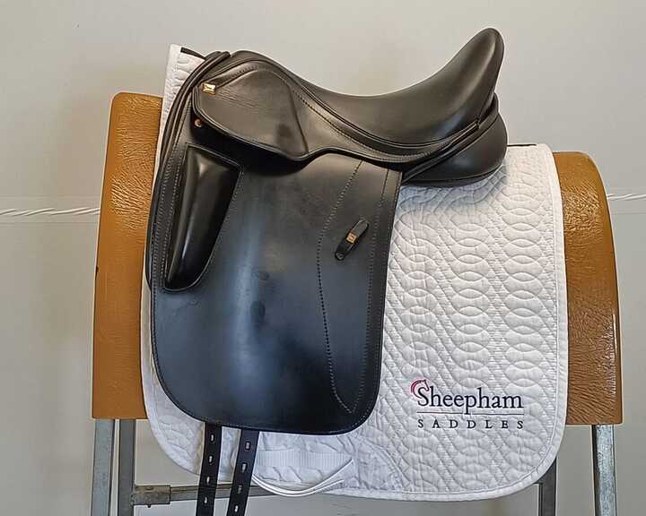 /shop/details/black-country-dante-dressage-17-mw-black?code=SC2759